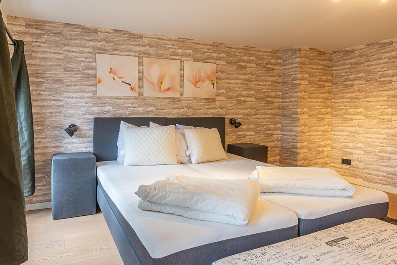 מסיק Guesthouses By Hotel Van Eyck מראה חיצוני תמונה